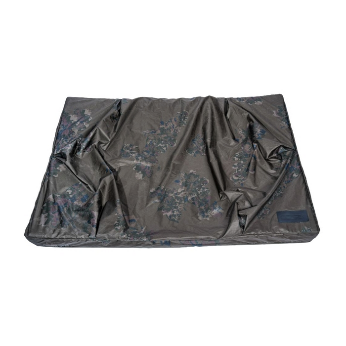     Dual density closed cell foam filling for maximum carp protection doesnt distort or collapse when expanded and compressed
    Built in recess helps prevent a lively carp sliding off a mat
    Can be folded in half and clipped together using the corn