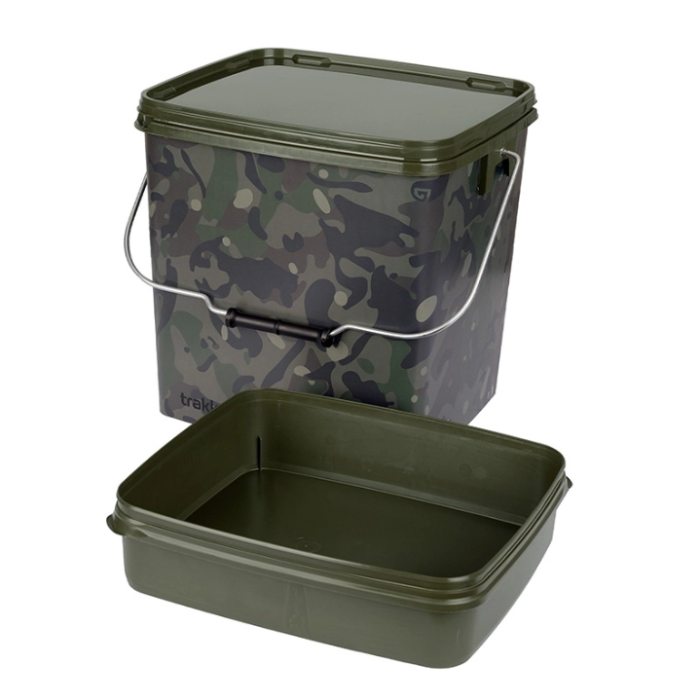 Trakker 13ltr Camo Square Container inc Tray